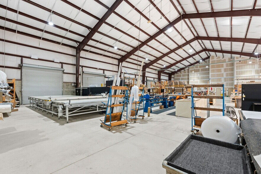 More Photos Of 585 Commonwealth Blvd, Port Orange Manufacturing For Sale