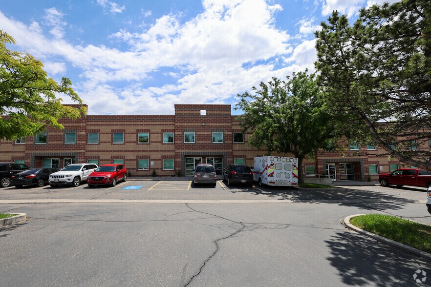 Primary Photo Of 461-489 W Parkland Dr, Sandy Warehouse For Lease