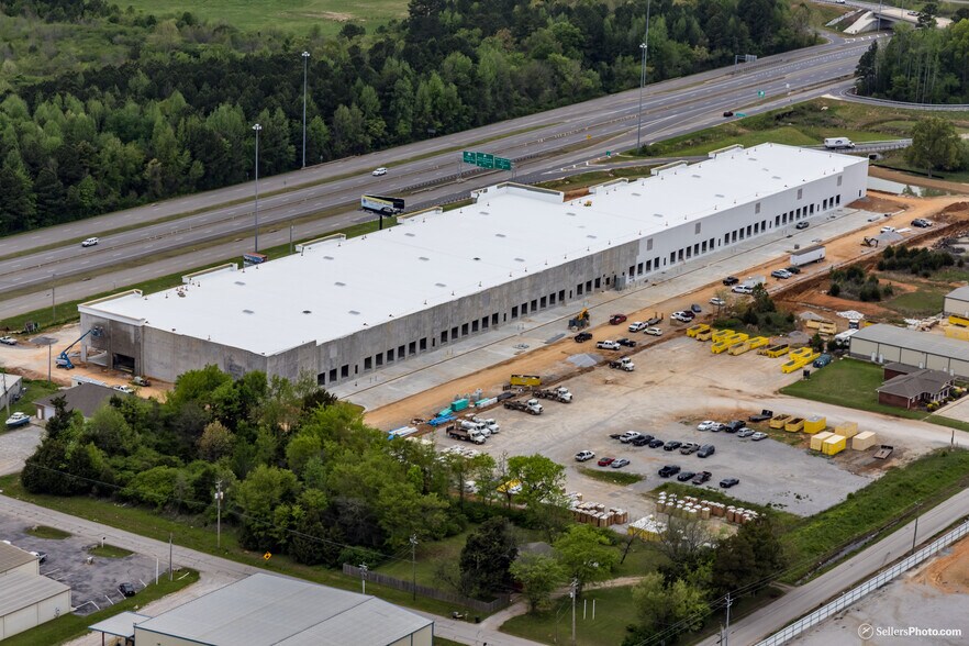 More Photos Of 6358 Research Park Blvd NW, Huntsville Distribution For Lease