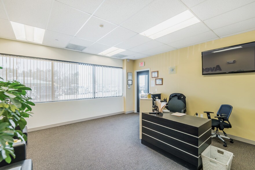 More Photos Of 95 Billerica Ave, Billerica Light Manufacturing For Lease