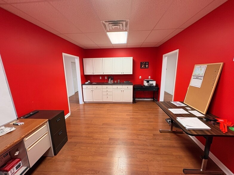 More Photos Of 9013 Lima Rd, Fort Wayne Storefront Retail Office For Lease