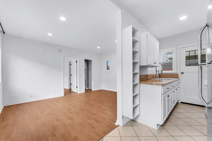 More Photos Of 2122 20th St, Santa Monica Apartments For Sale