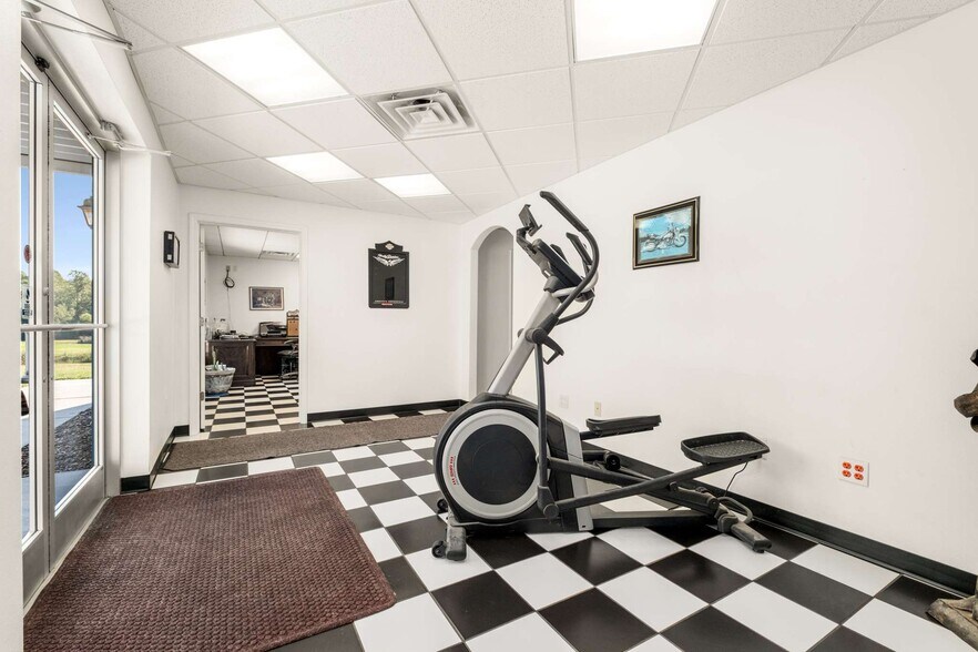 More Photos Of 456 Lakewood Park Rd, Beechgrove General Retail For Sale