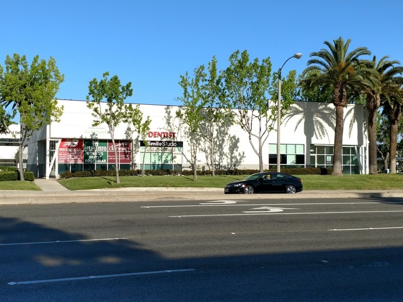 More Photos Of 3701-3801 S Harbor Blvd, Santa Ana Unknown For Lease