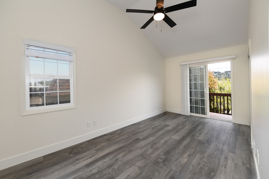 More Photos Of 534 Adams St, Albany Apartments For Sale