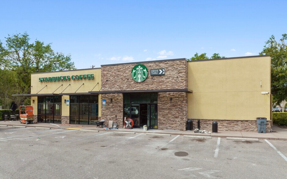 More Photos Of 1920 Bloomingdale Ave, Valrico Freestanding For Sale