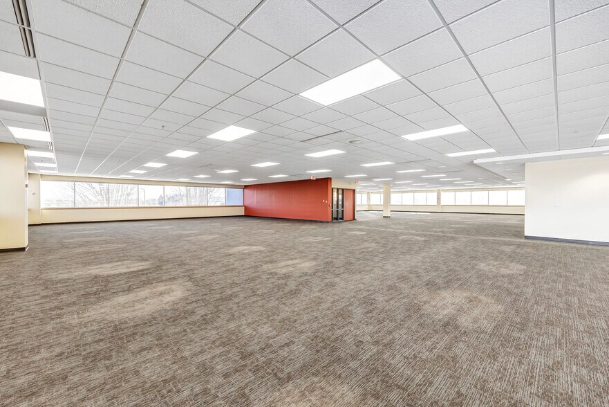 More Photos Of 3500 Packerland Dr, De Pere Office For Lease