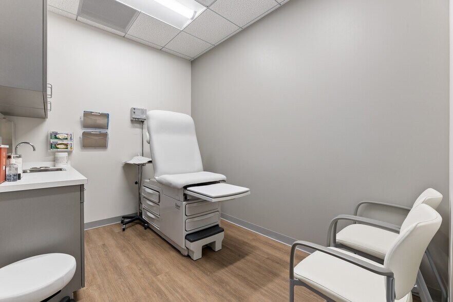 More Photos Of 24200 Via Mazzini Way, Richmond Office For Lease