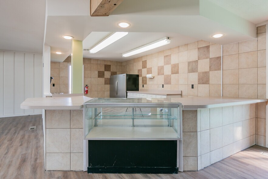 More Photos Of 1116 W Highway 76, Branson General Retail For Lease