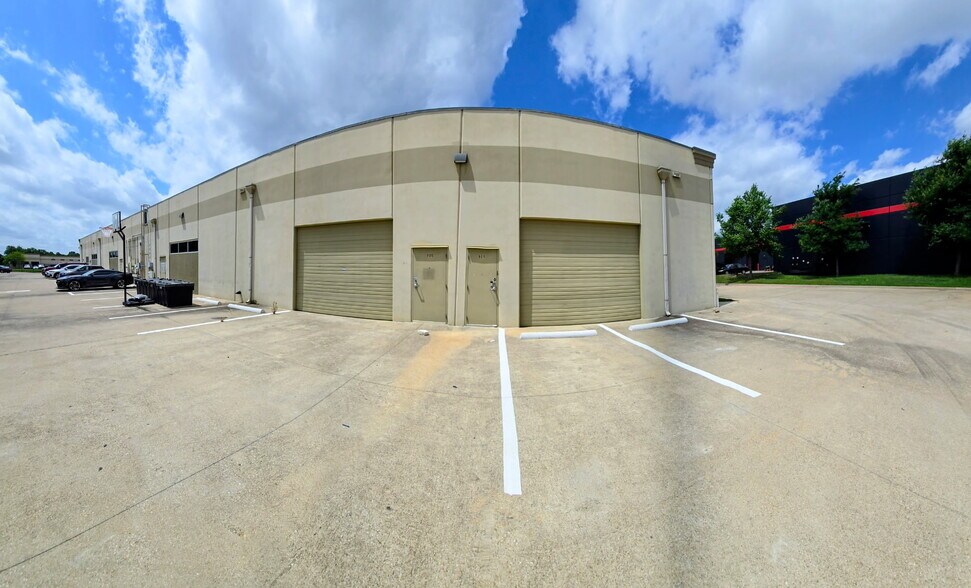 More Photos Of 1805 Owen Ct, Mansfield Office Residential For Lease