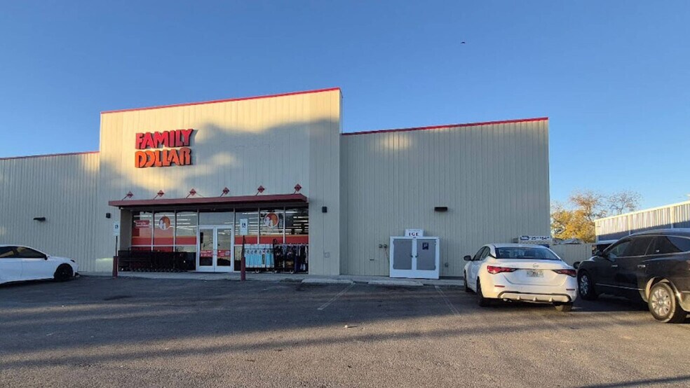 Primary Photo Of 908 11th St, Ozona Freestanding For Sale