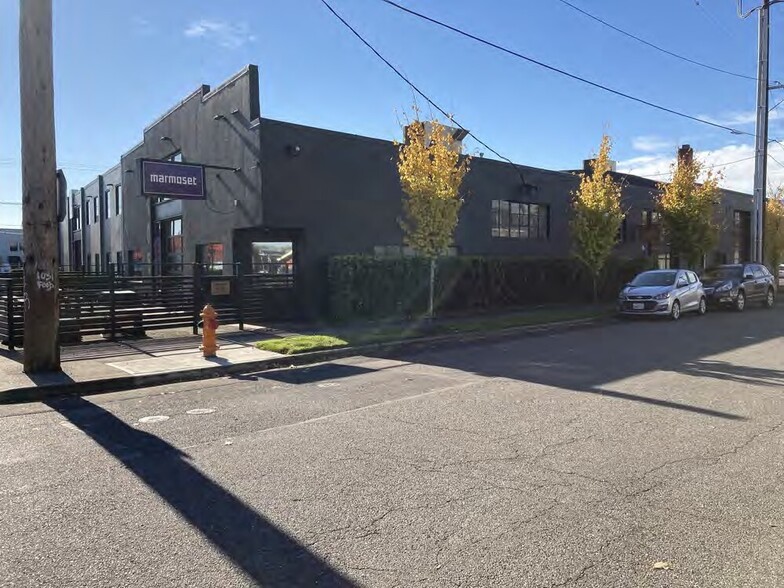 More Photos Of 2105-2121 SE 7th Ave, Portland Warehouse For Sale