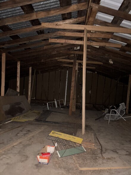 More Photos Of 216 Silverbrook Rd, Randle Self Storage For Sale