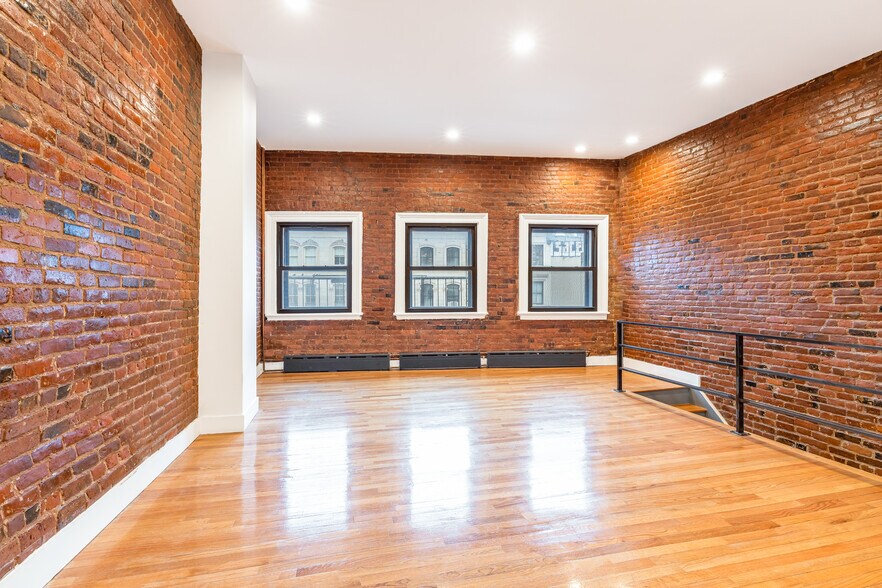 More Photos Of 302 Canal St, New York Apartments For Sale