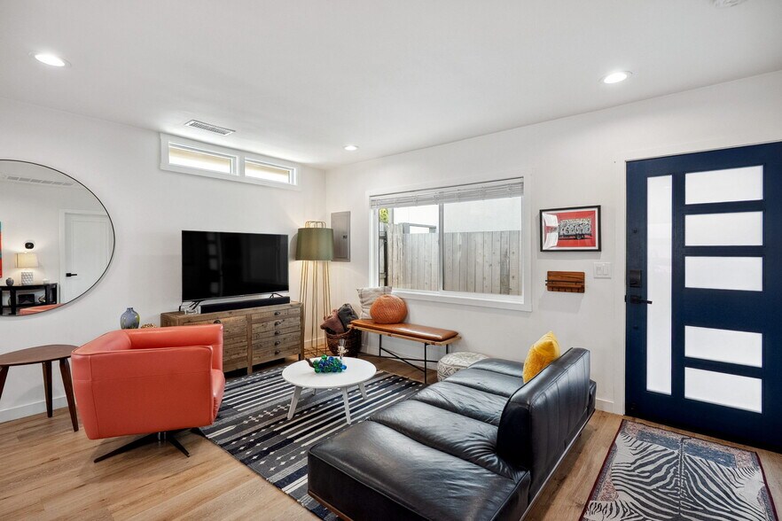 More Photos Of 4852 S Centinela Ave, Los Angeles Multifamily For Sale