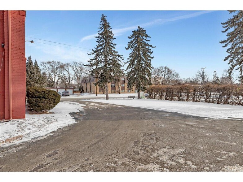 More Photos Of 437 33rd Ave N, Saint Cloud Office For Sale