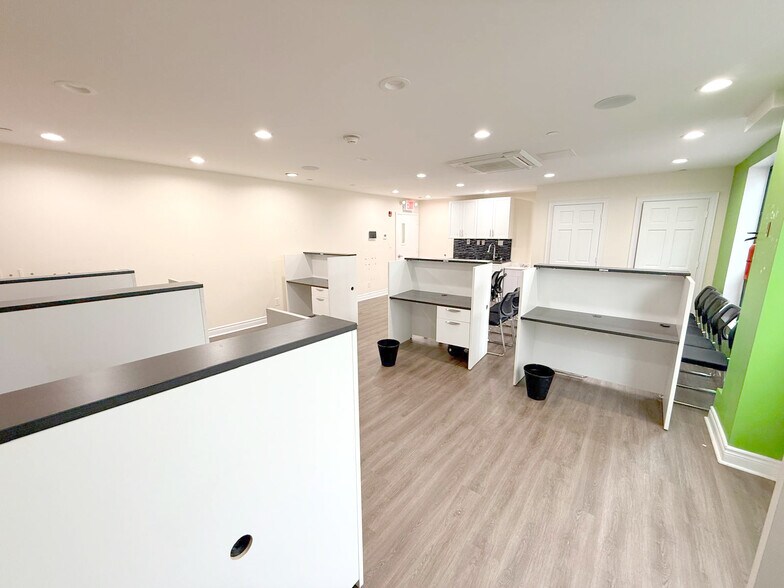 More Photos Of 8015 188th St, Hollis Medical For Lease