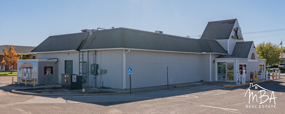 More Photos Of 1505 E Kansas Ave, Garden City Restaurant For Sale