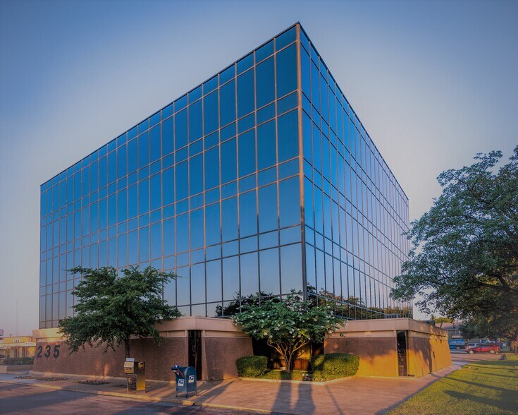 More Photos Of 235 NE Loop 820, Hurst Office For Lease