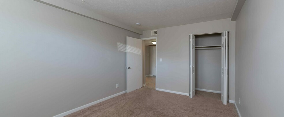 More Photos Of 810-811 Howard Ave, Jeffersonville Multifamily For Sale