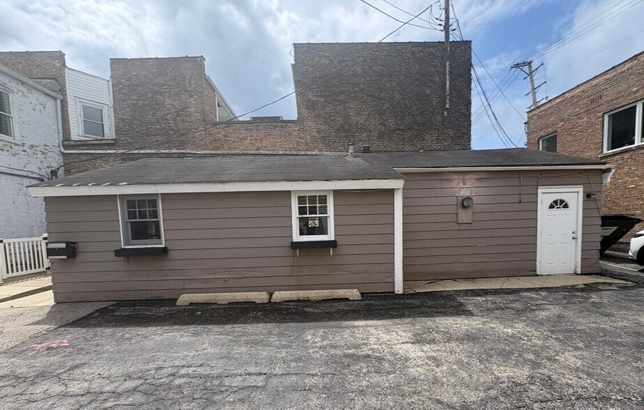 More Photos Of 6 W 1st St, Hinsdale Storefront Retail Office For Lease