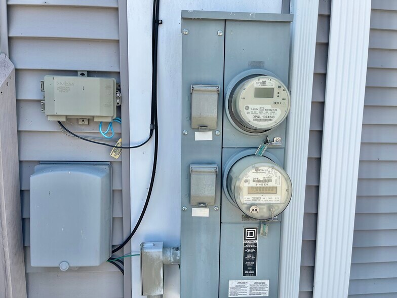 More Photos Of 1085 W Main St, Troy Medical For Sale