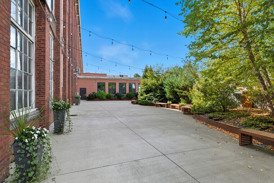 More Photos Of 122 Pleasant St, Easthampton Industrial For Lease