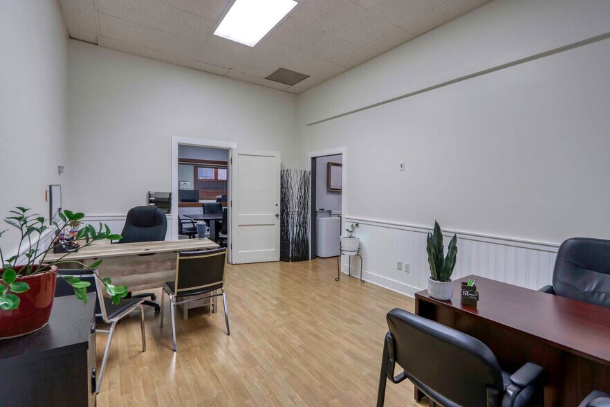 More Photos Of 316 N 2nd Ave, Sandpoint Office For Lease