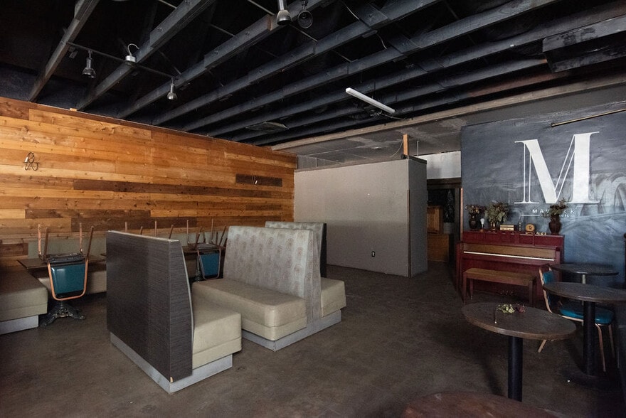 More Photos Of 132 S 1st St, Turlock Storefront For Sale