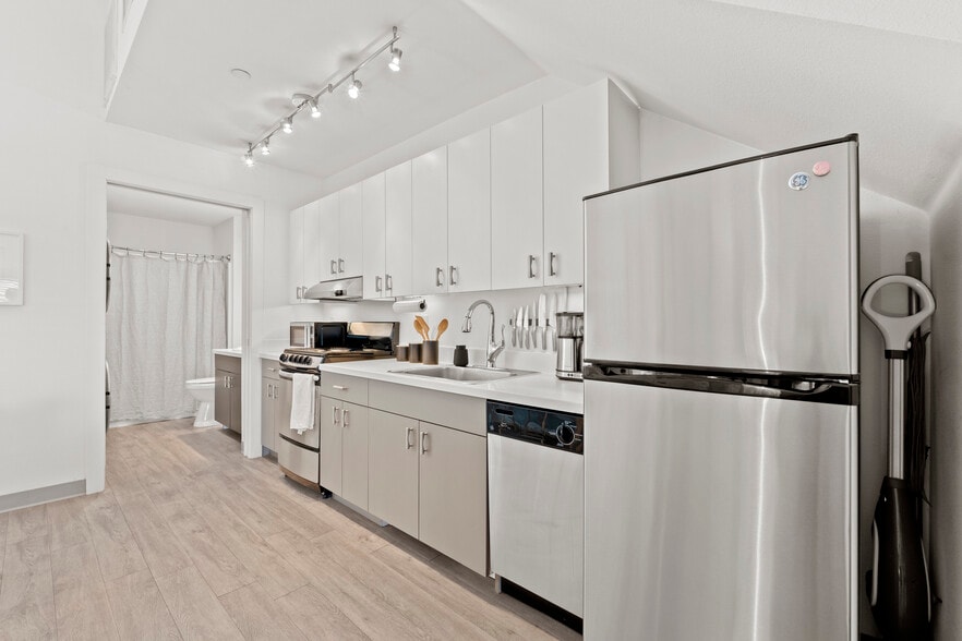 More Photos Of , Lakeland Multifamily For Sale