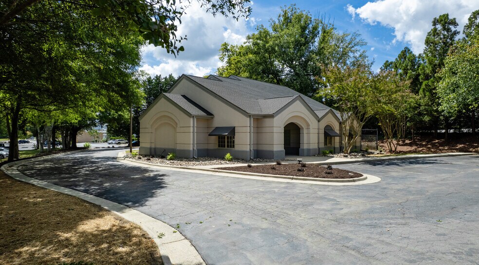 More Photos Of 110 E Carver St, Durham Medical For Lease