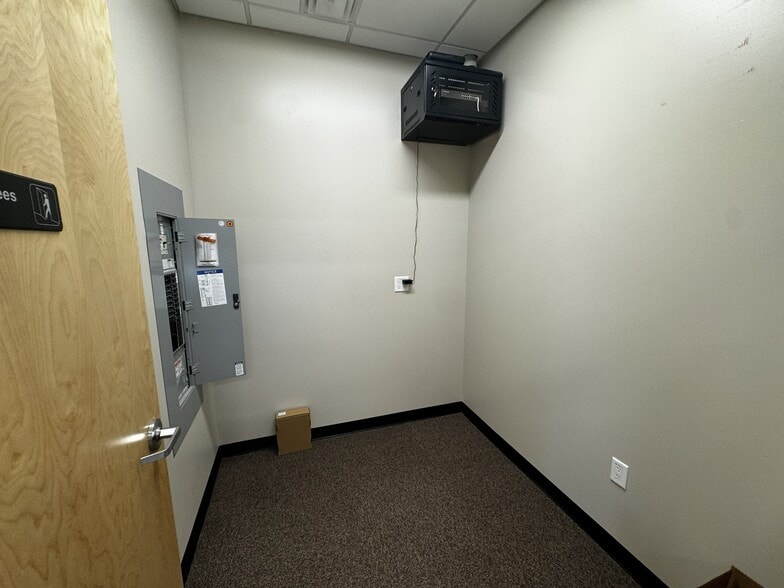 More Photos Of 1625 Williams Dr, Georgetown Unknown For Lease