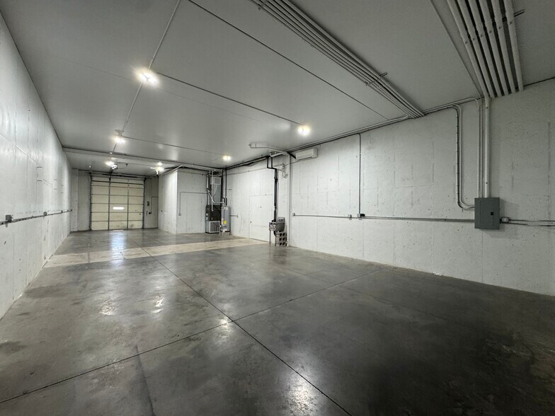 More Photos Of 22105-22123 W 83rd St, Shawnee Unknown For Lease