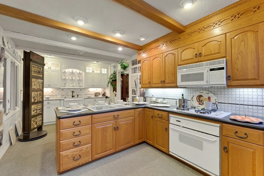 More Photos Of 209-211 Central Ave, East Newark Manufacturing For Sale