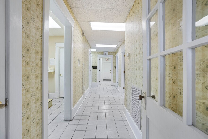 More Photos Of 611 Carthage St, Sanford Medical For Lease
