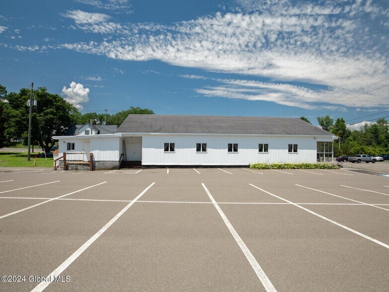 More Photos Of 1006 NY-9H Rt, Ghent Restaurant For Sale