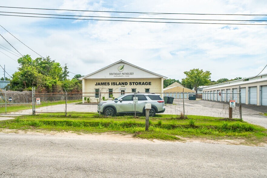 More Photos Of 1719 Signal Point Rd, Charleston Self Storage For Sale