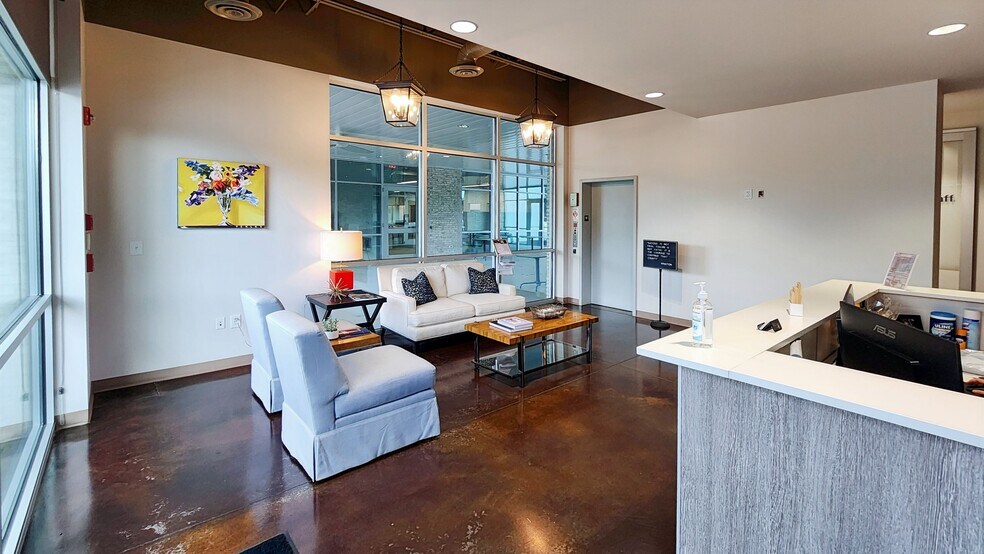 More Photos Of 5547 Veterans Pky, Columbus Coworking Space