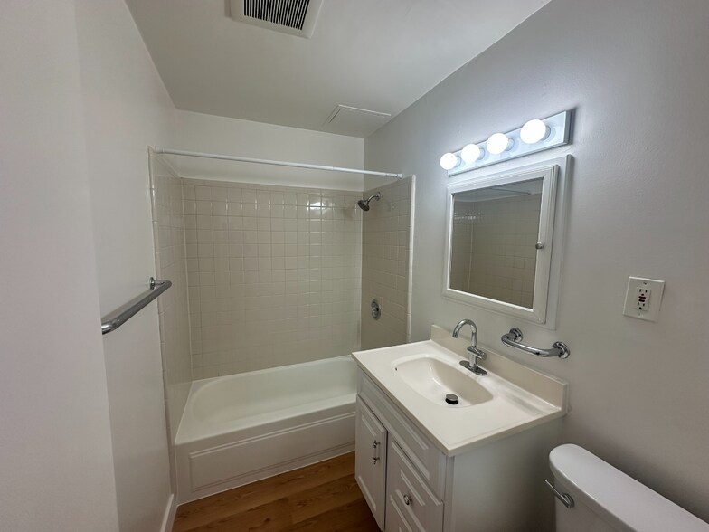 More Photos Of 3138 California St, Berkeley Apartments For Sale