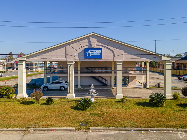 More Photos Of 9919 Gwenadele Ave, Baton Rouge Hotel For Sale