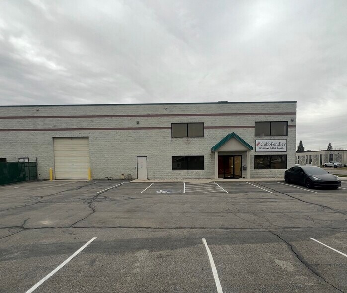 More Photos Of 585-597 W 9400 S, Sandy Warehouse For Lease