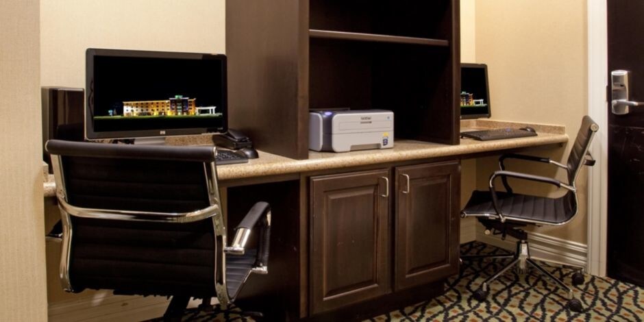 More Photos Of 121 Truman Ave, Newberry Hotel For Sale