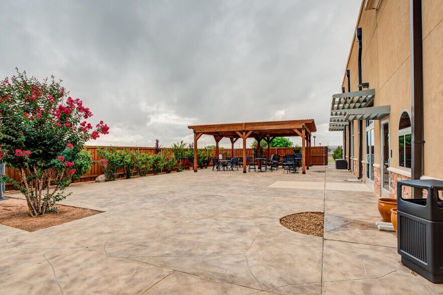 More Photos Of 5241 98th St, Lubbock Office Residential For Sale
