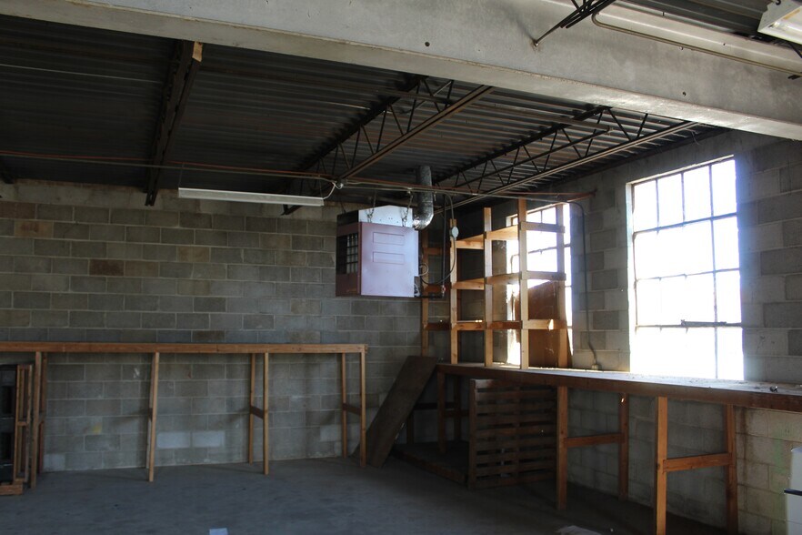 More Photos Of 814 9th St, Woodward Office For Sale