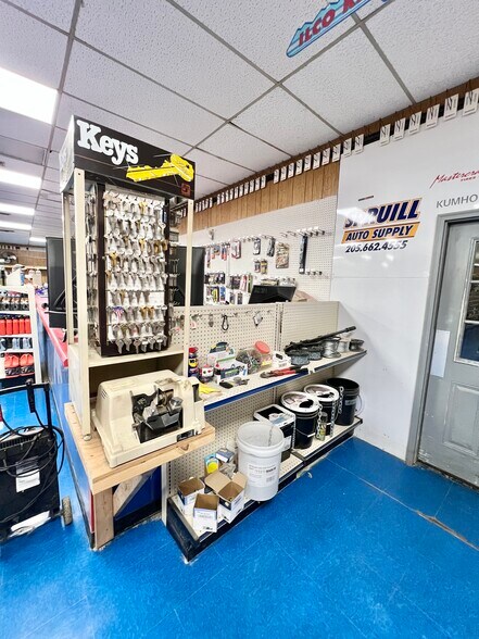 More Photos Of 11660 Highway 96, Millport Auto Repair For Lease