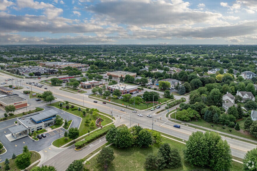 More Photos Of 2849 E New York St, Aurora Freestanding For Lease