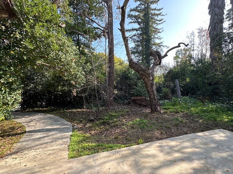 More Photos Of 315 E 4th St, Ontario Flex For Sale