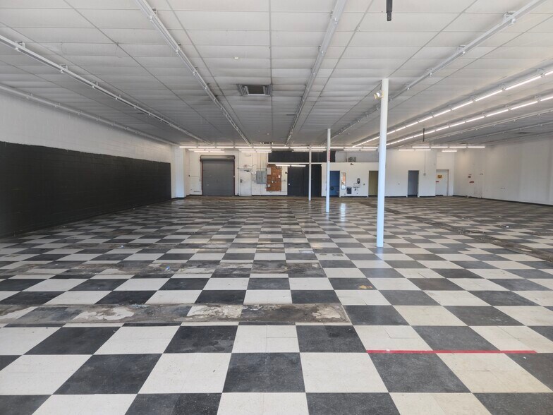 More Photos Of 15-31 N Williamsburg County Hwy, Kingstree General Retail For Lease
