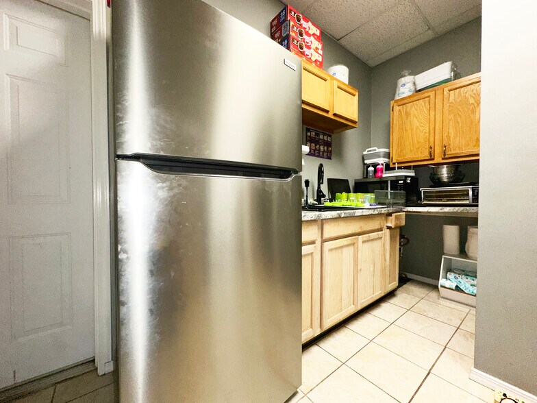 More Photos Of 1555 Echota Ave, Tahlequah Office For Sale