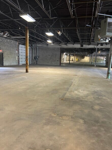 More Photos Of 28 Lexington Dr, Laconia Industrial For Lease